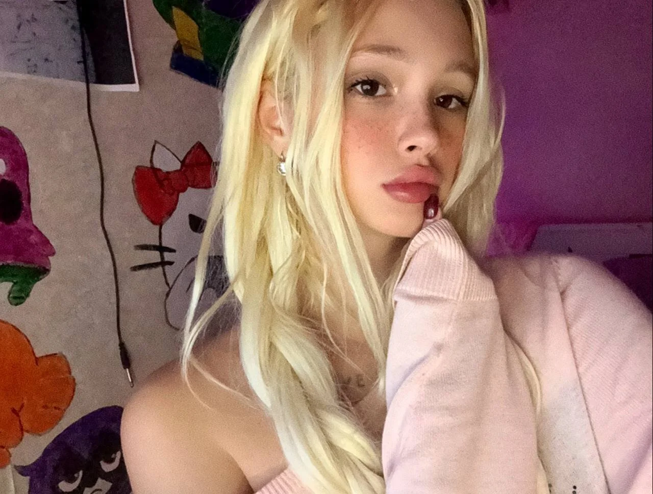 XXX Porn Photo of Nude emiliameowrrr 2