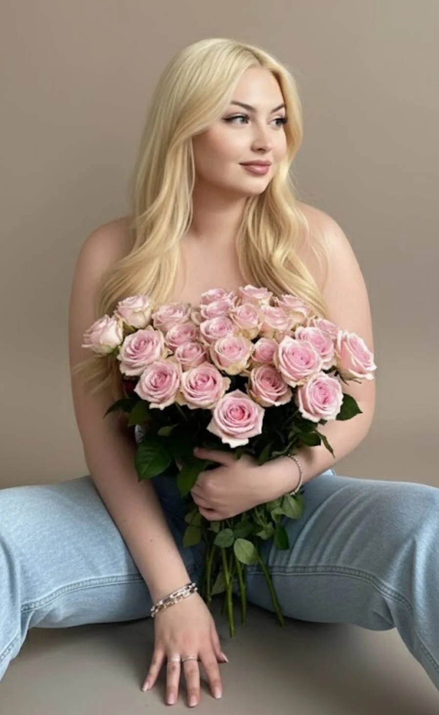 XXX Porn Photo of Nude shy_blondiee 2