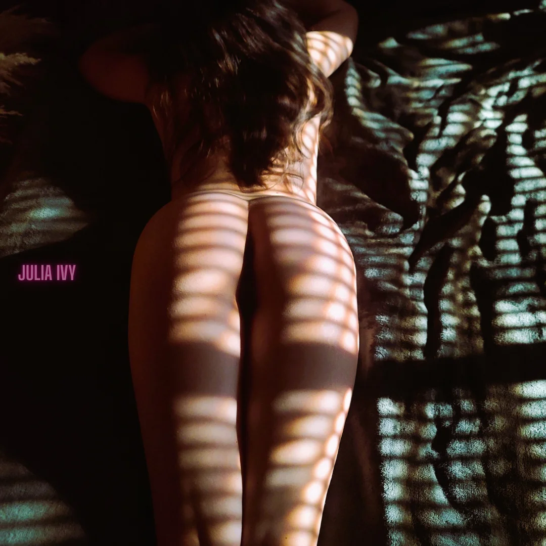 XXX Porn Photo of Nude Julia-Ivy 15