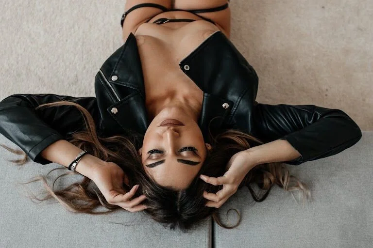 XXX Porn Photo of Nude Queen_baby 18