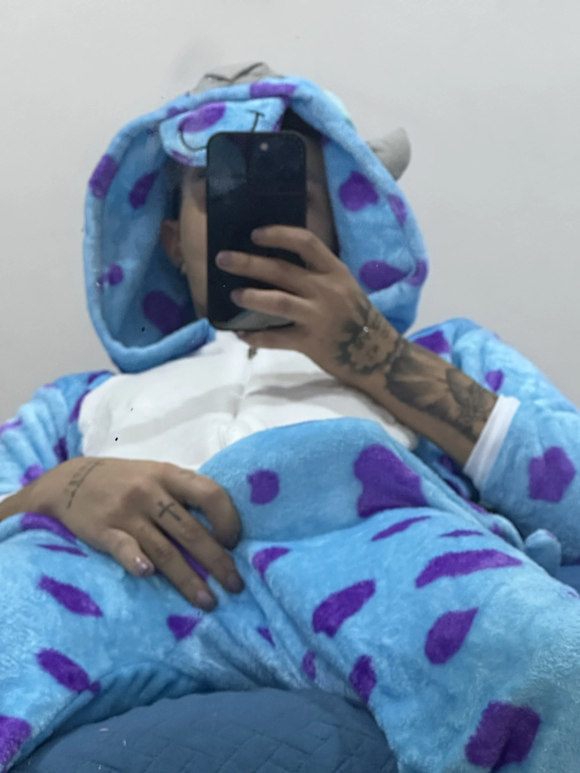 XXX Porn Photo of Nude huge_Santiago 20