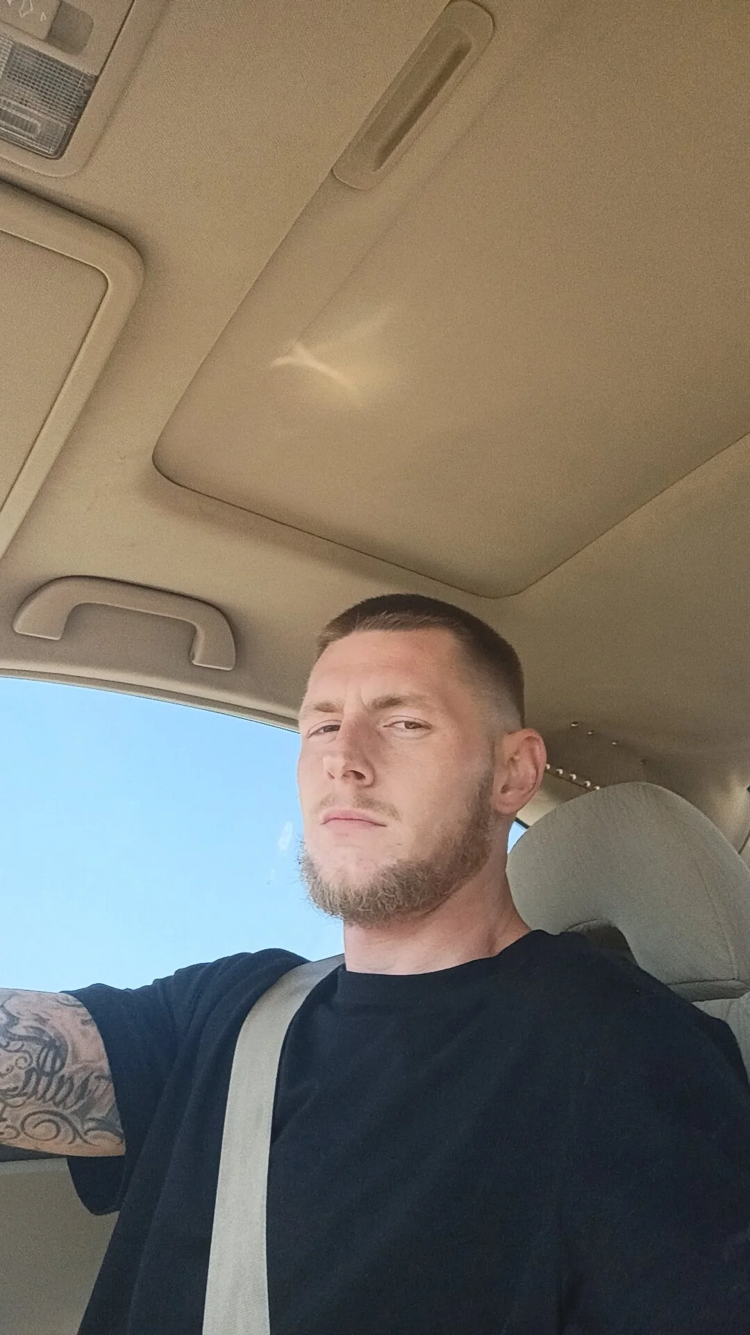 XXX Porn Photo of Nude BlueCollarWorker420 1