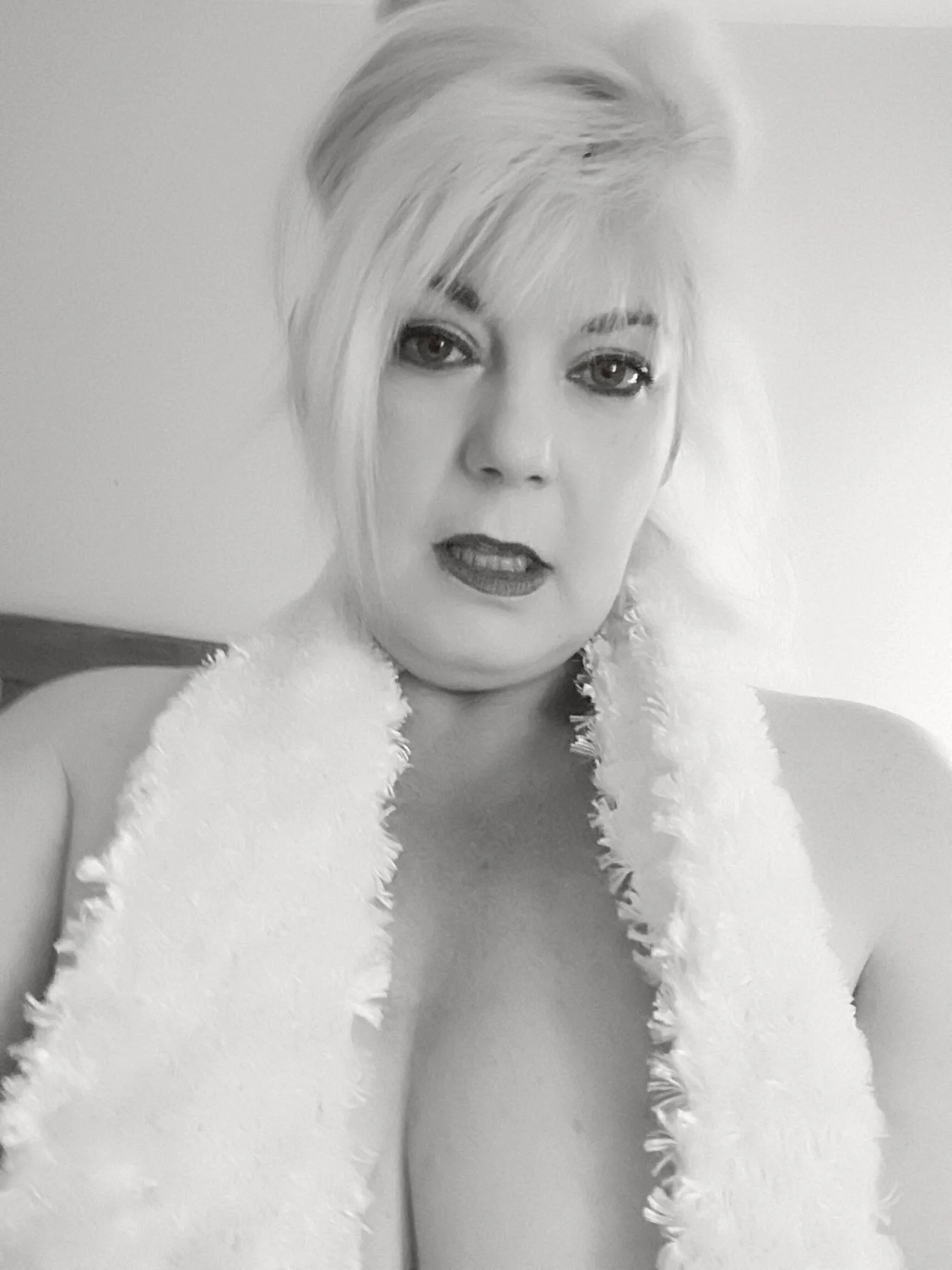 XXX Porn Photo of Nude Miahotmilf 9
