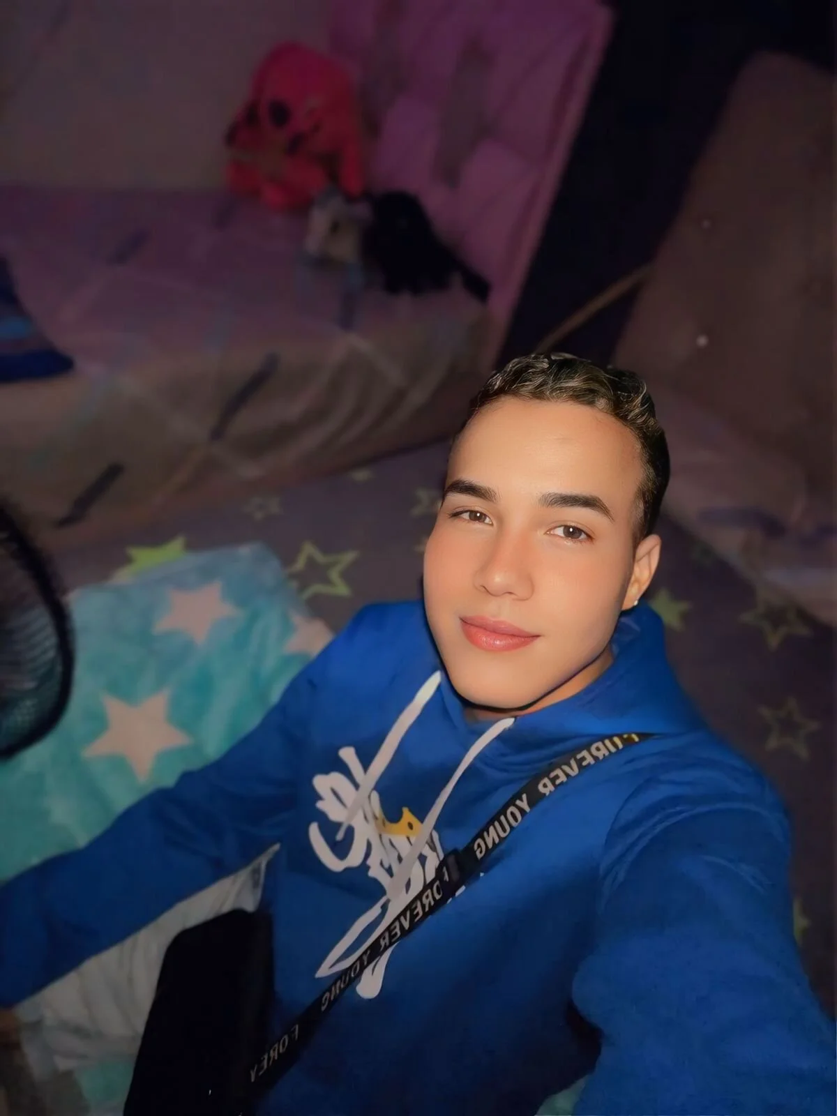 XXX Porn Photo of Nude Aron_23cm_bigcock 3