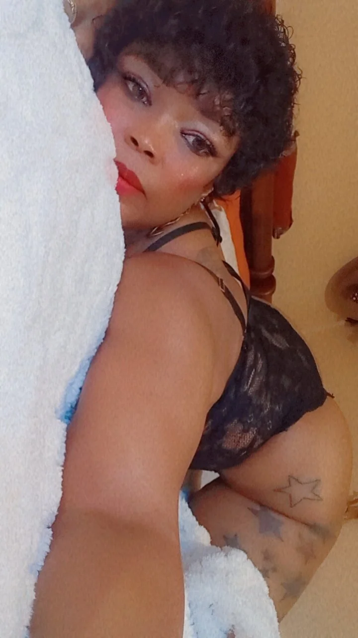 XXX Porn Photo of Nude Gucci_Bx 445