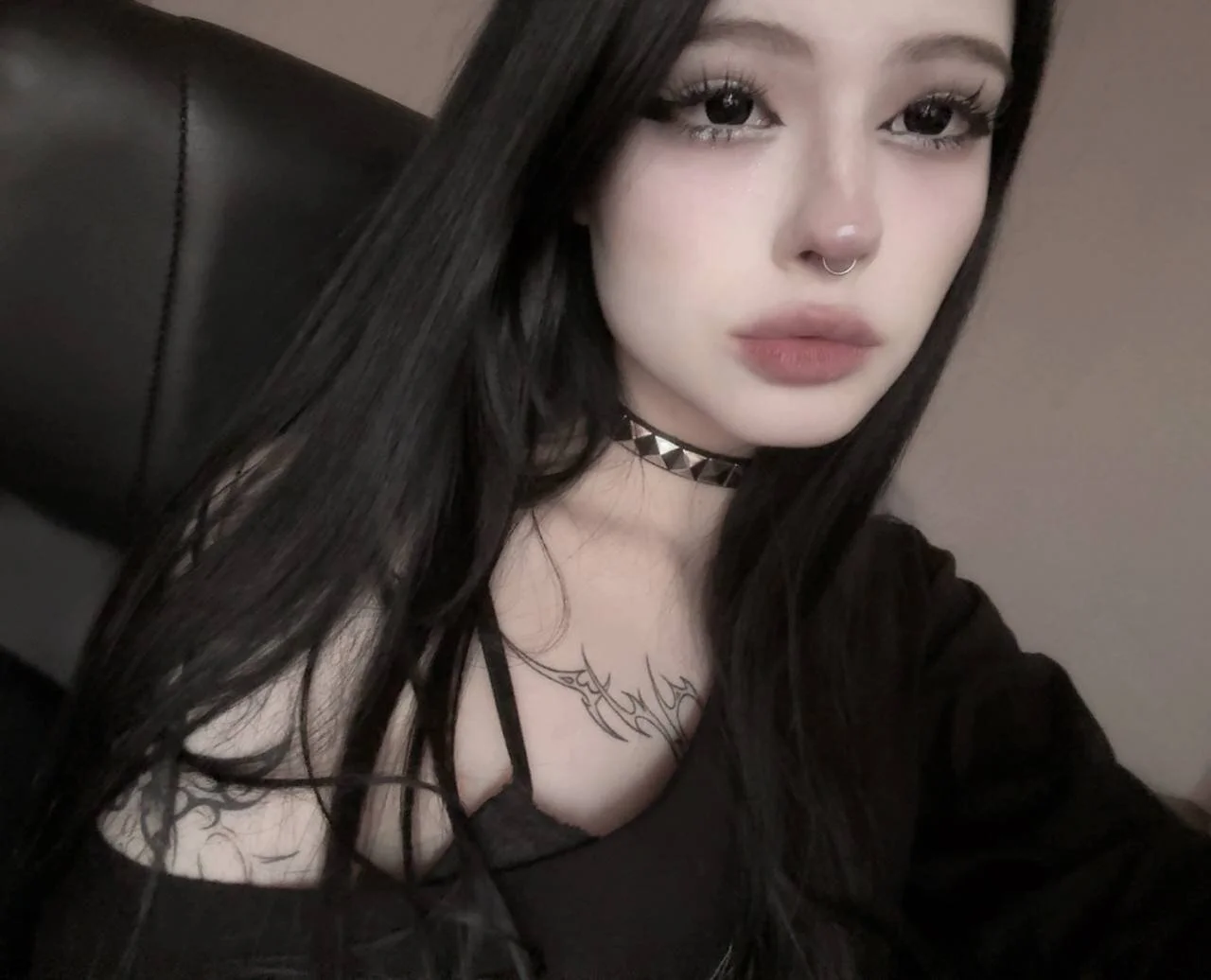 XXX Porn Photo of Nude Kiss_Me_Kessy 3