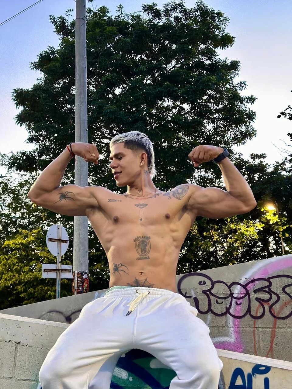 XXX Porn Photo of Nude oruz_stud 6