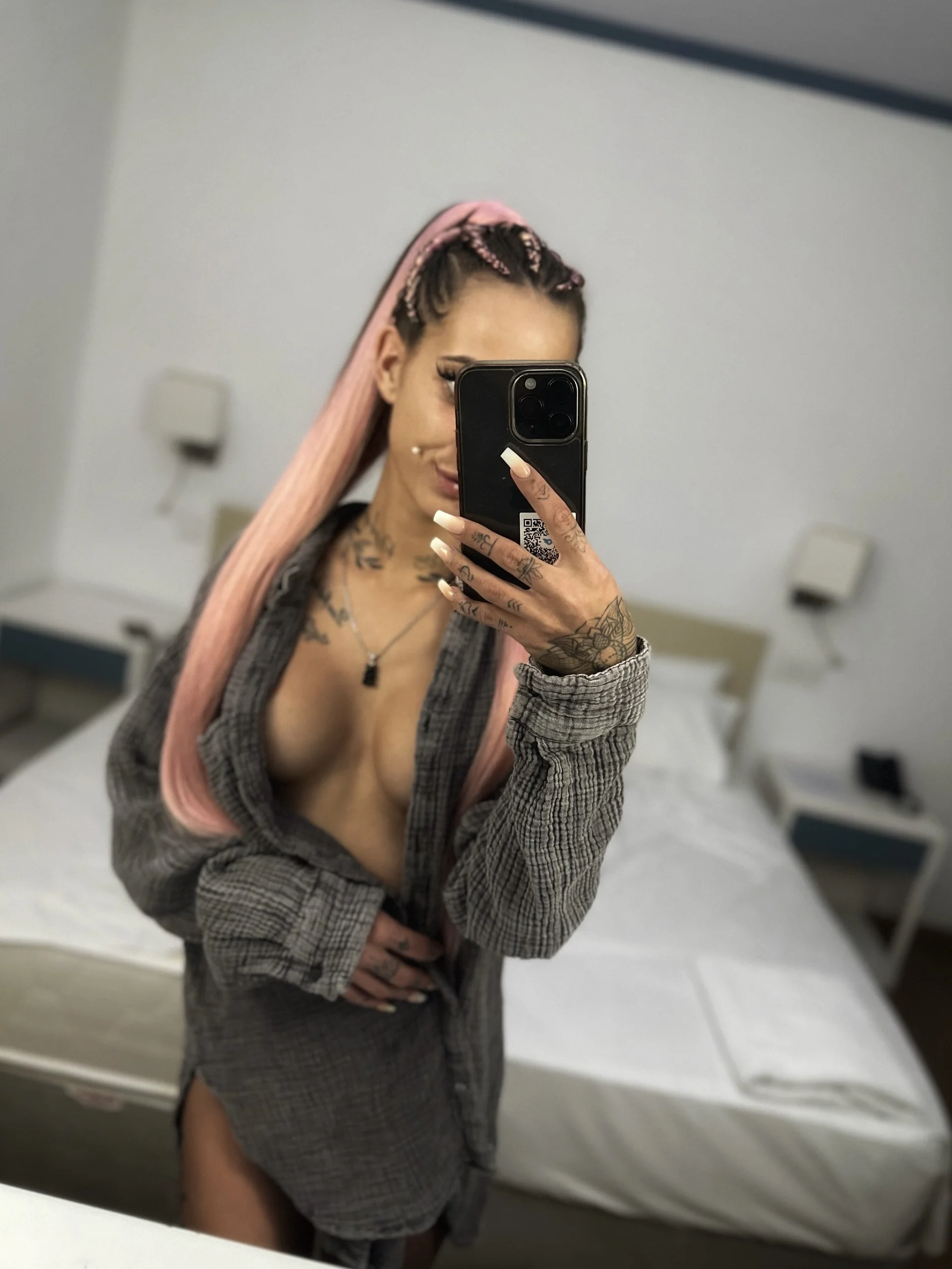 XXX Porn Photo of Nude mrs_skinny_goddess 14