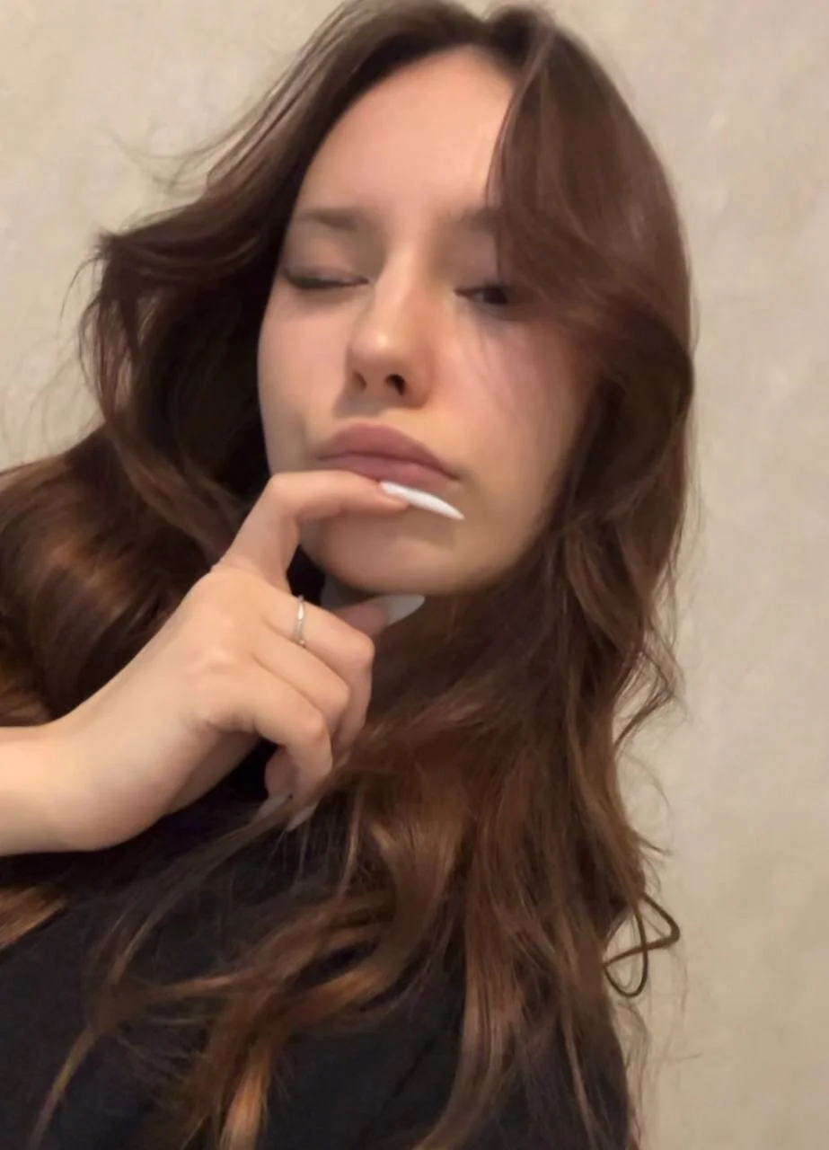 XXX Porn Photo of Nude emmelieflorence 16