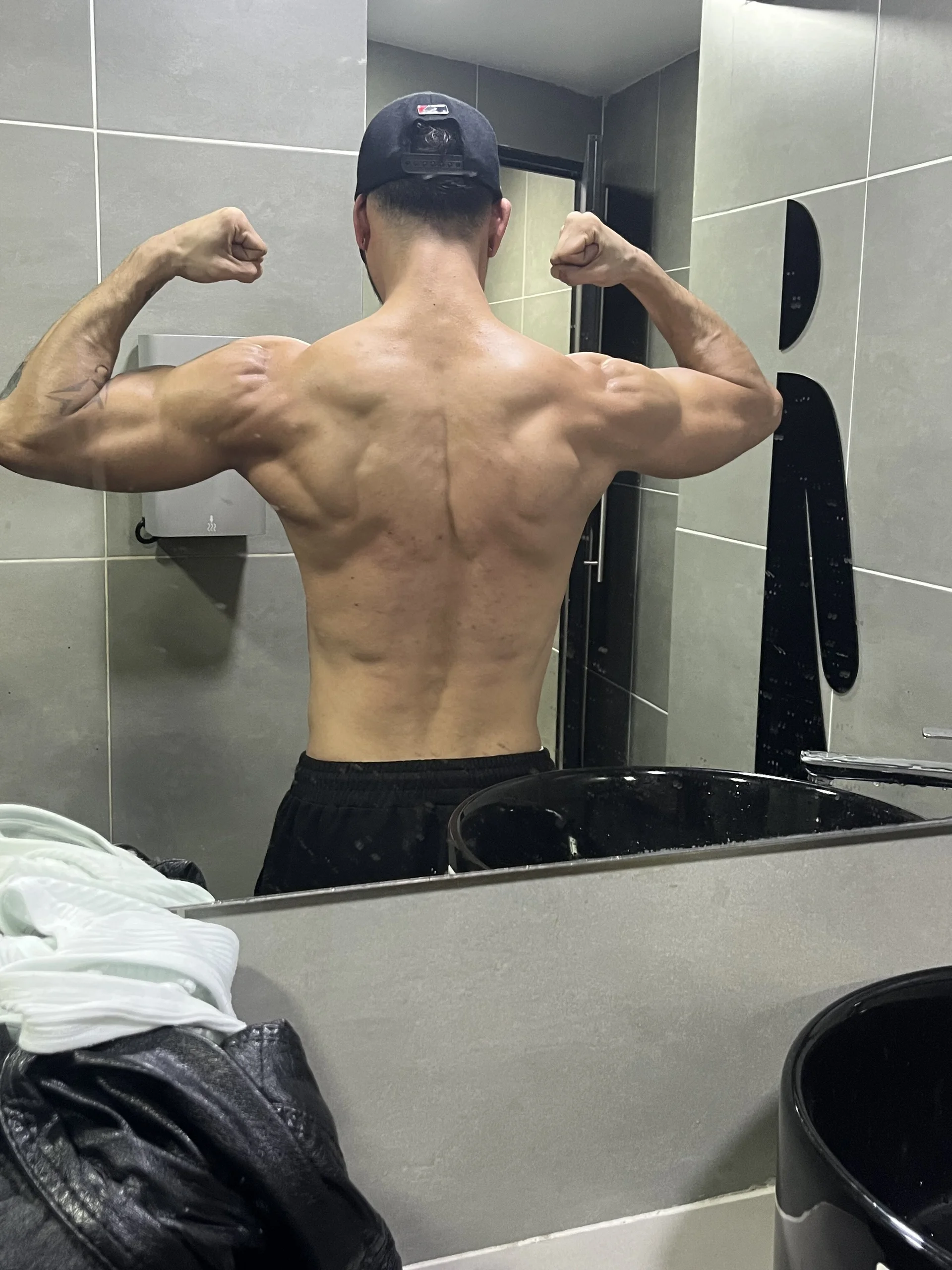 XXX Porn Photo of Nude morenosiam 25
