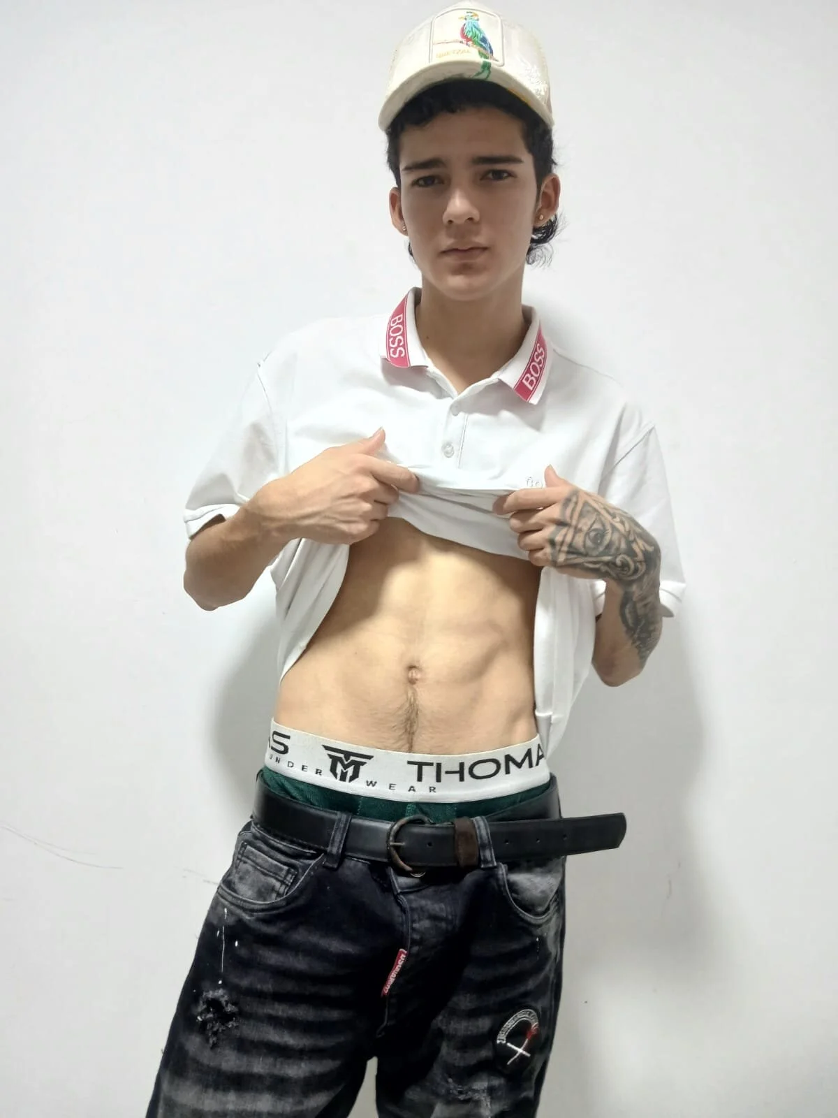 XXX Porn Photo of Nude badboyhornybi 1
