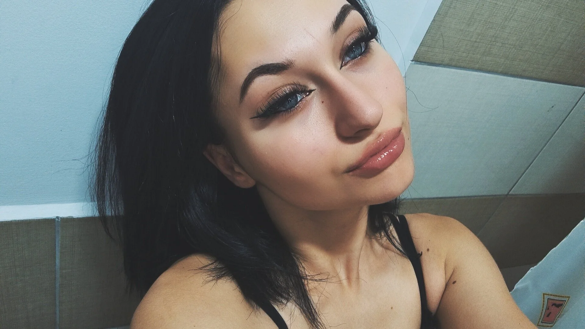 XXX Porn Photo of Nude babyroxanne 2