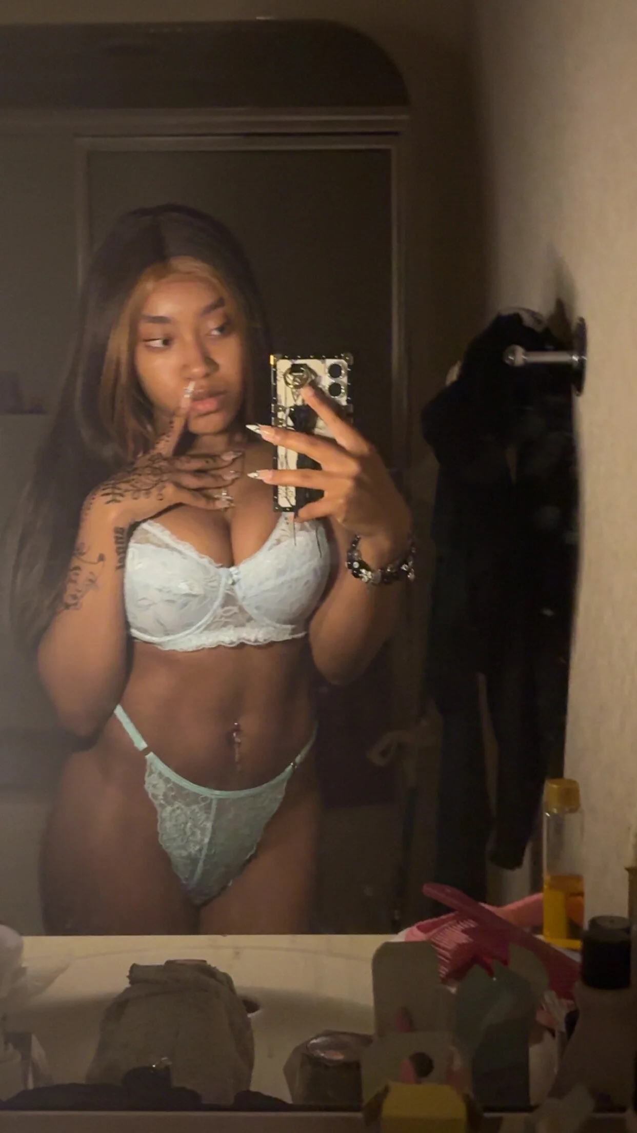 XXX Porn Photo of Nude lifeoftt_19xx 257