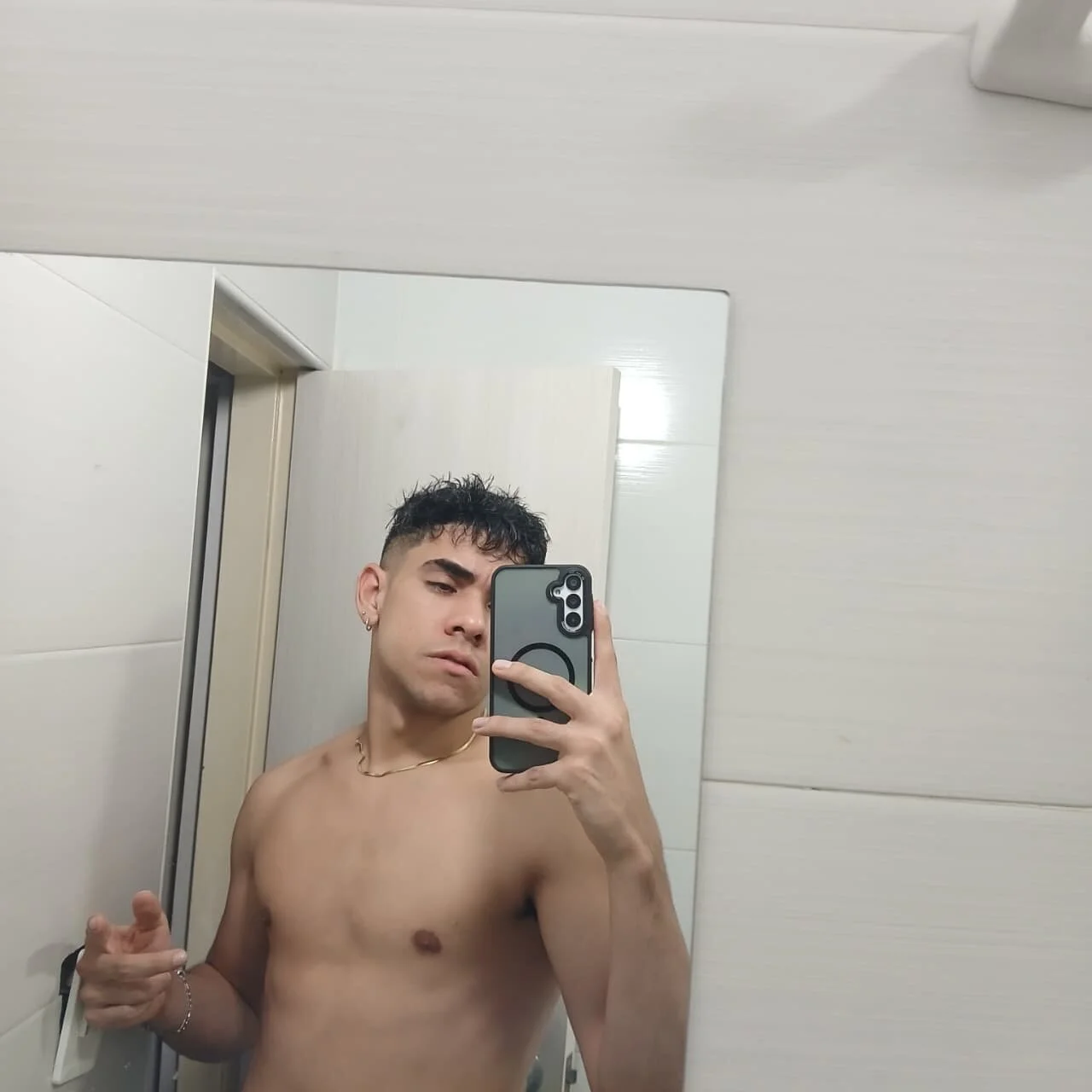 XXX Porn Photo of Nude zack_joness18 85