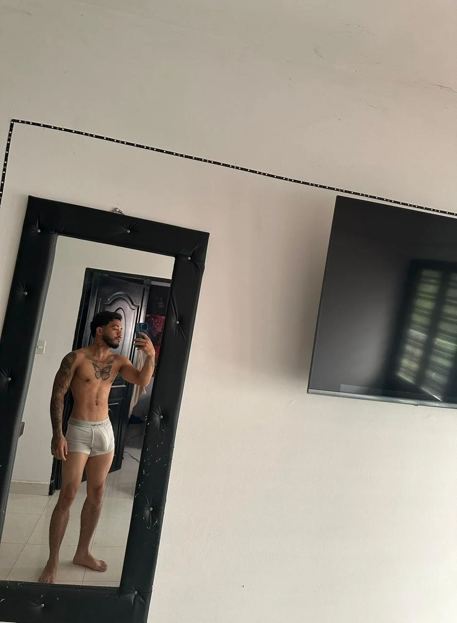 XXX Porn Photo of Nude Kenny_romano 1