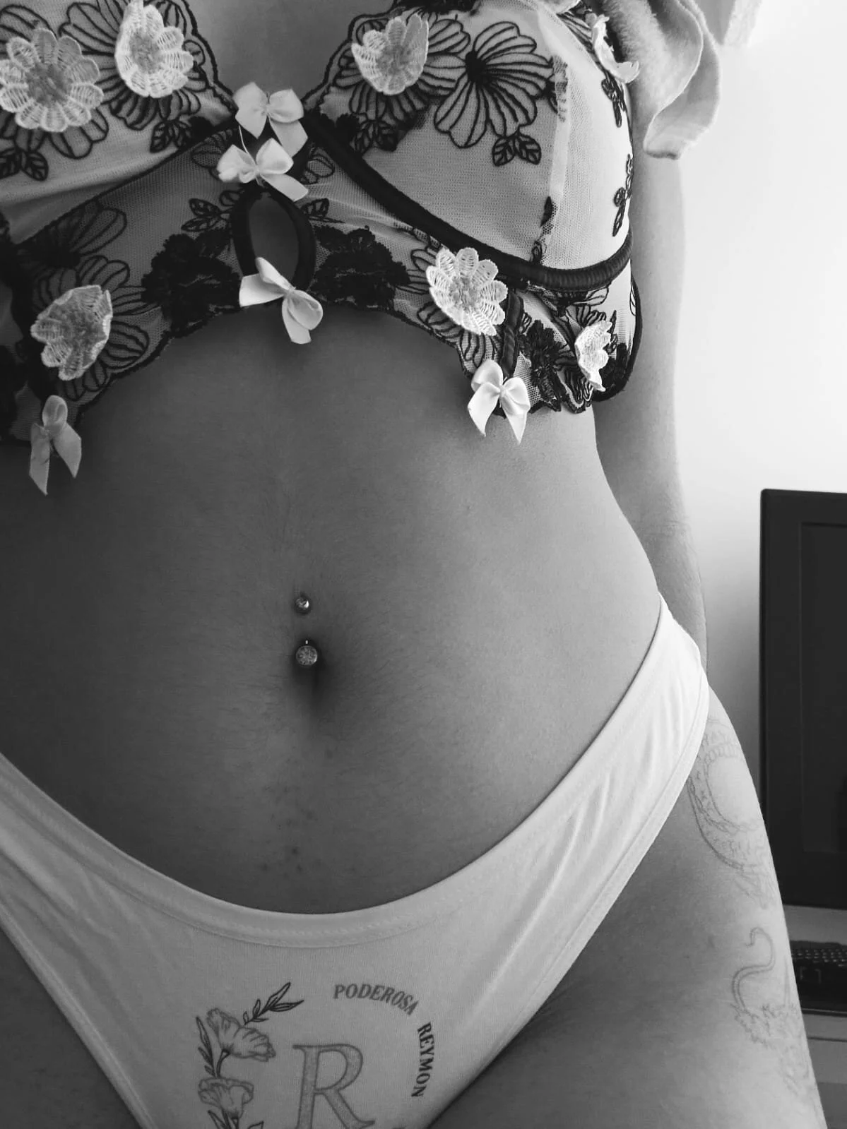 XXX Porn Photo of Nude ZURY_TAY 8