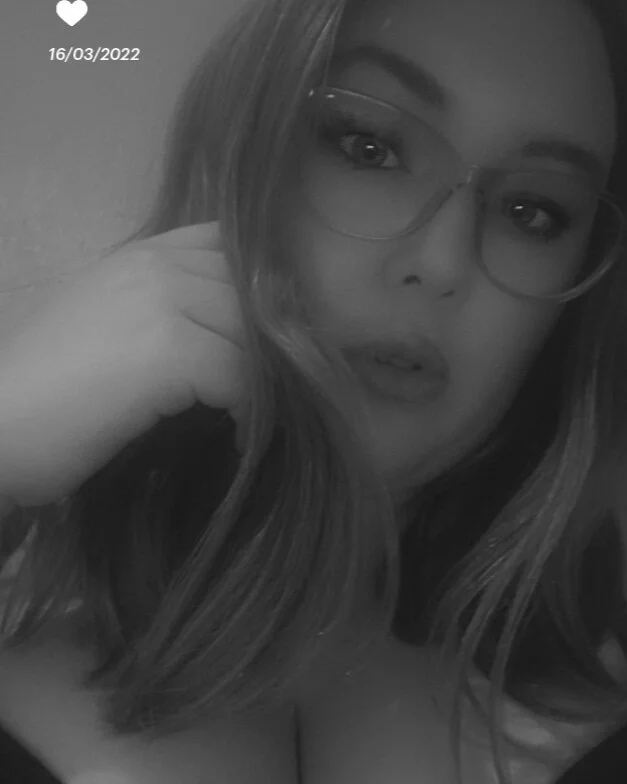 XXX Porn Photo of Nude Sexycurvyemilyy 2