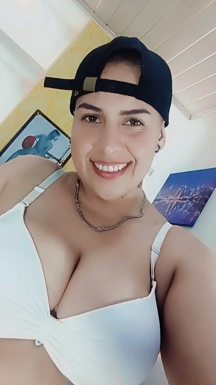 XXX Porn Photo of Nude Yessi_rousse 7