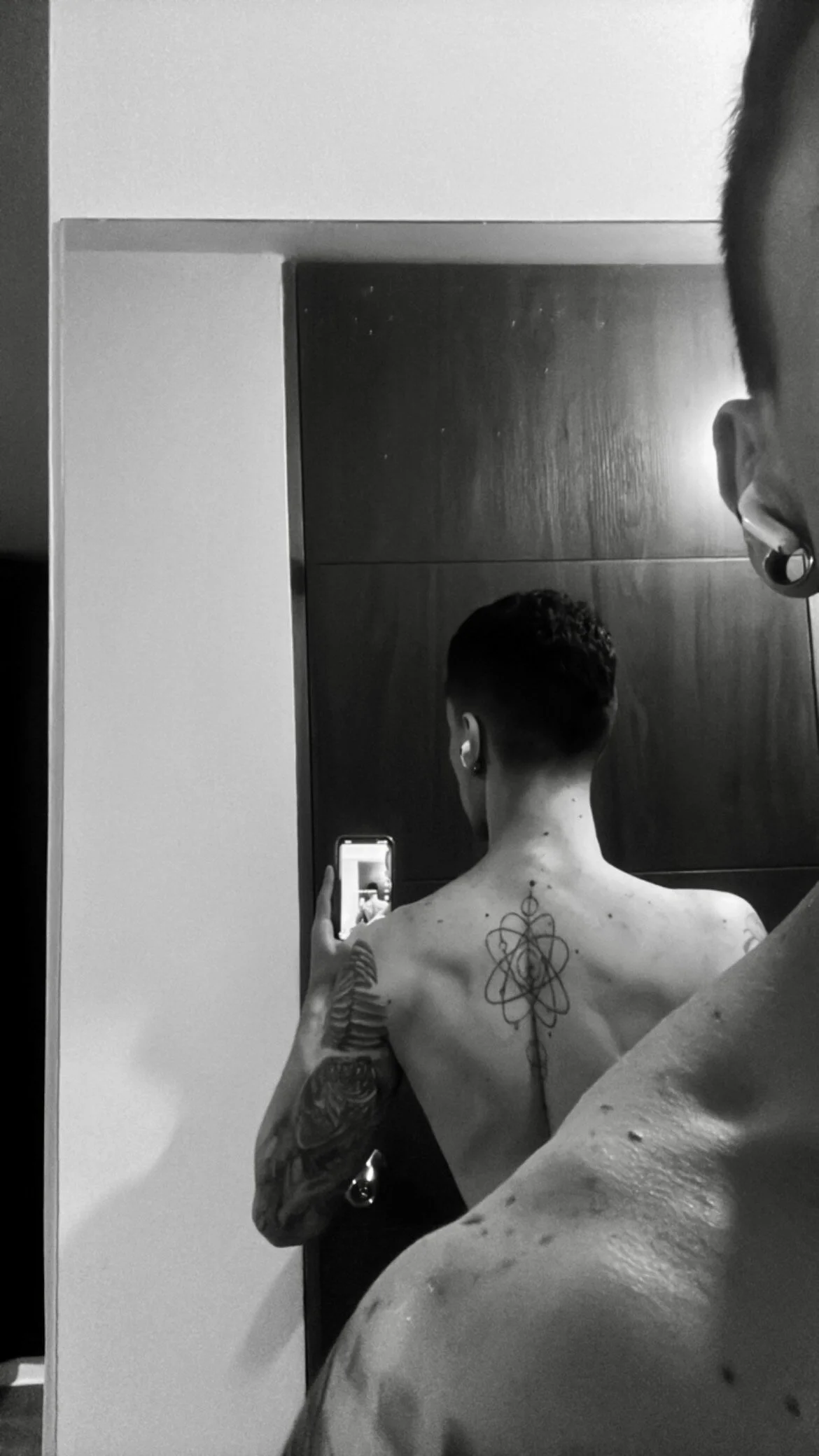 XXX Porn Photo of Nude aaronswt 28