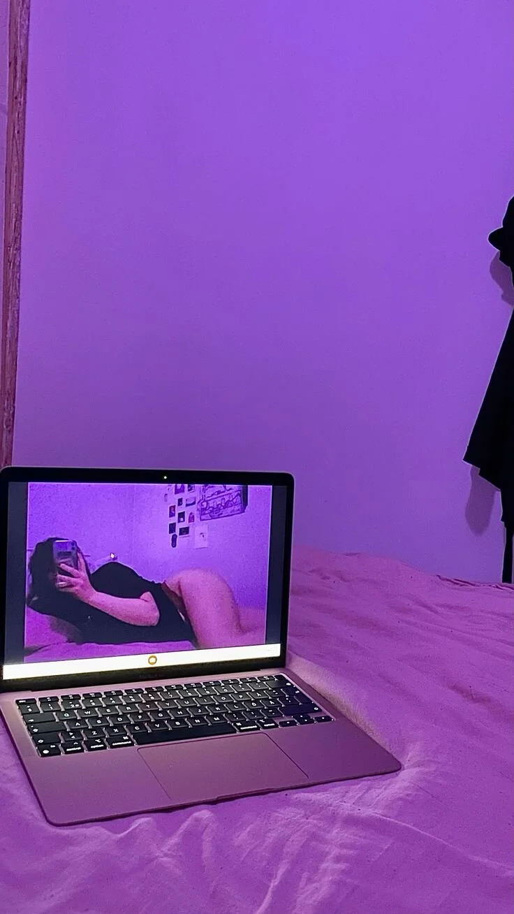 XXX Porn Photo of Nude bellaluis 2