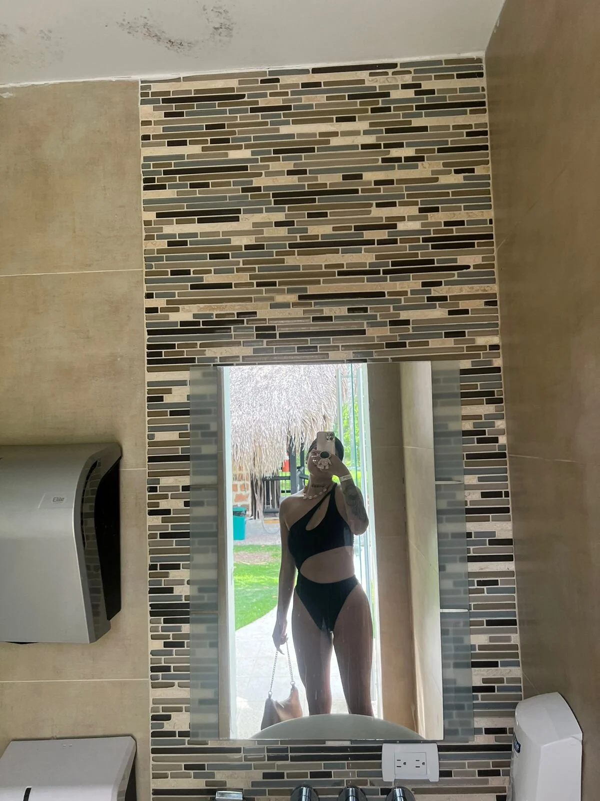 XXX Porn Photo of Nude Sarasanders_4 10