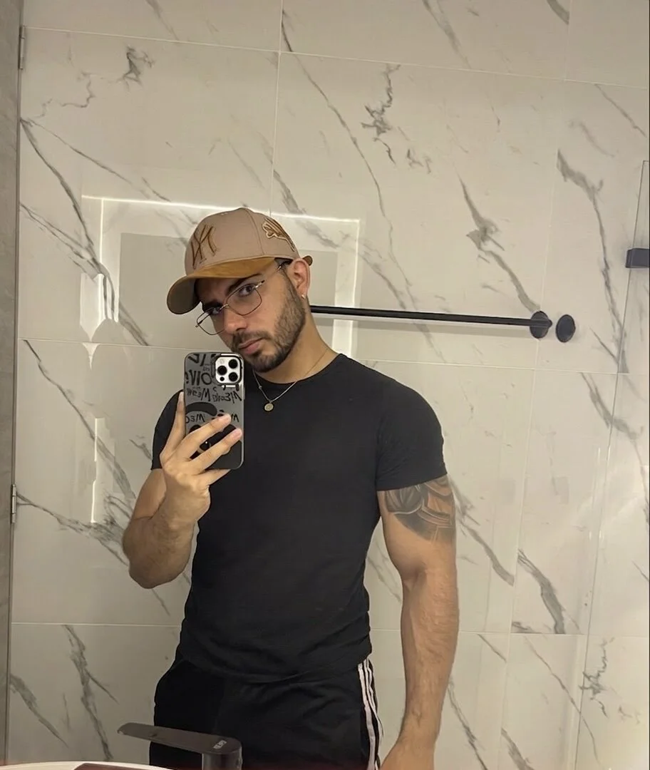 XXX Porn Photo of Nude adamhairy 166