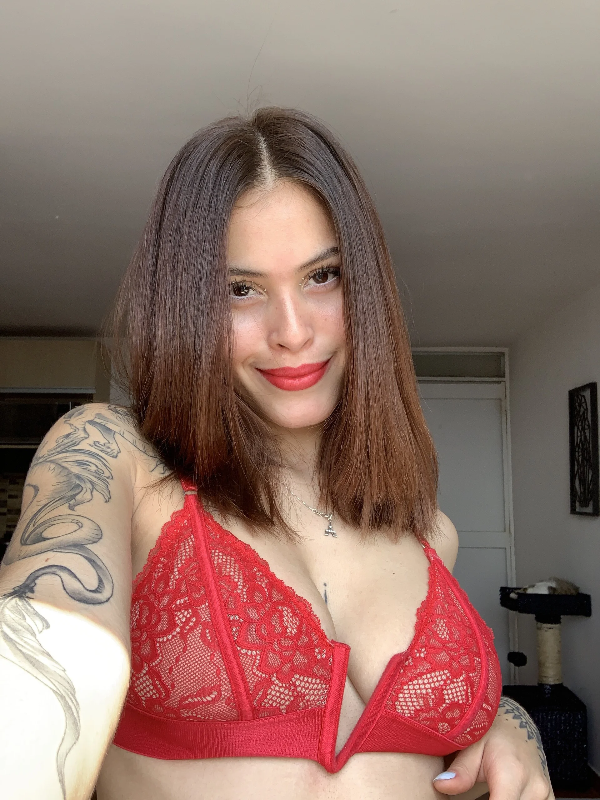 XXX Porn Photo of Nude carolinerousev 20
