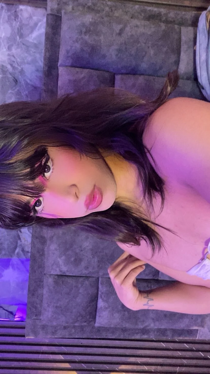 XXX Porn Photo of Nude emma__castle 3