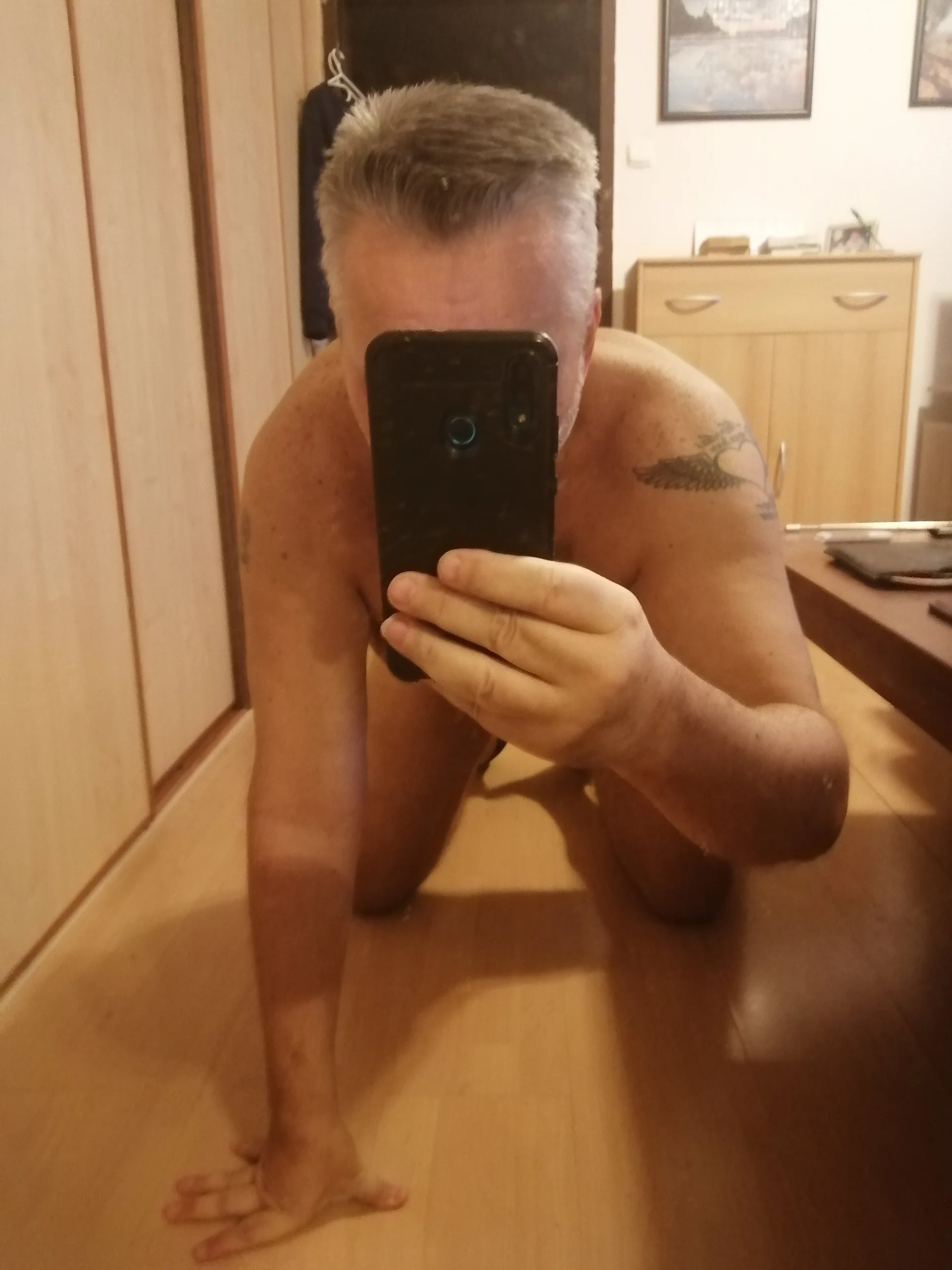 XXX Porn Photo of Nude Robert_SK1 3