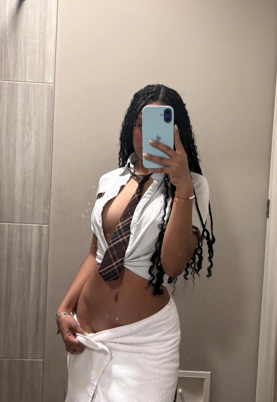 XXX Porn Photo of Nude Clawdeen__wolf 9