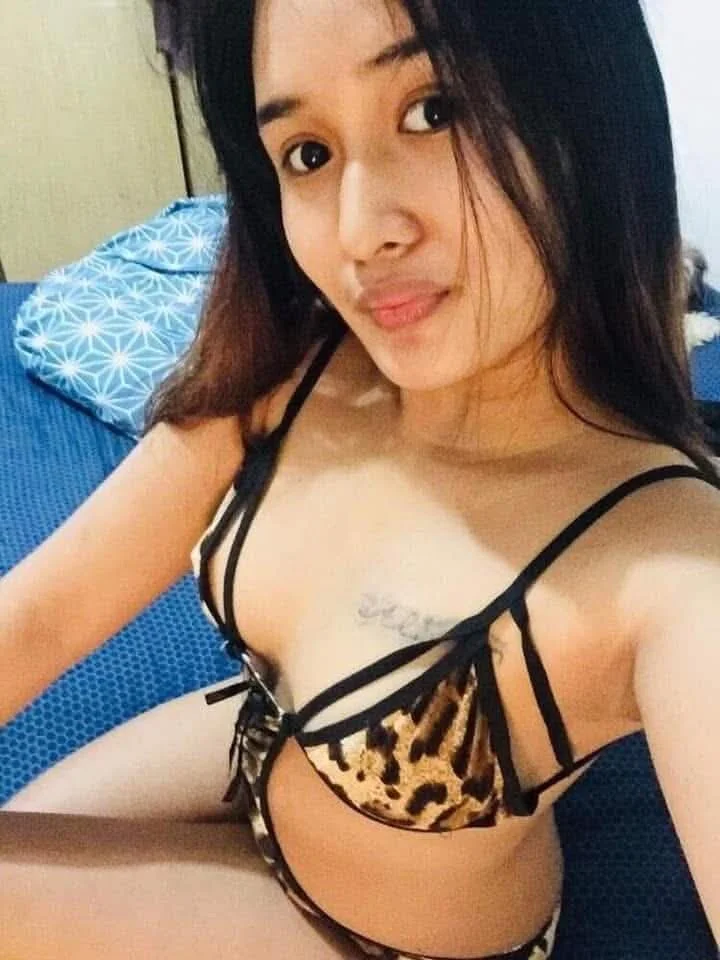 XXX Porn Photo of Nude Cutie_Cummers 1