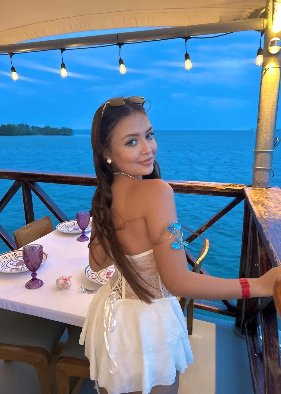XXX Porn Photo of Nude katlyn_martins 99