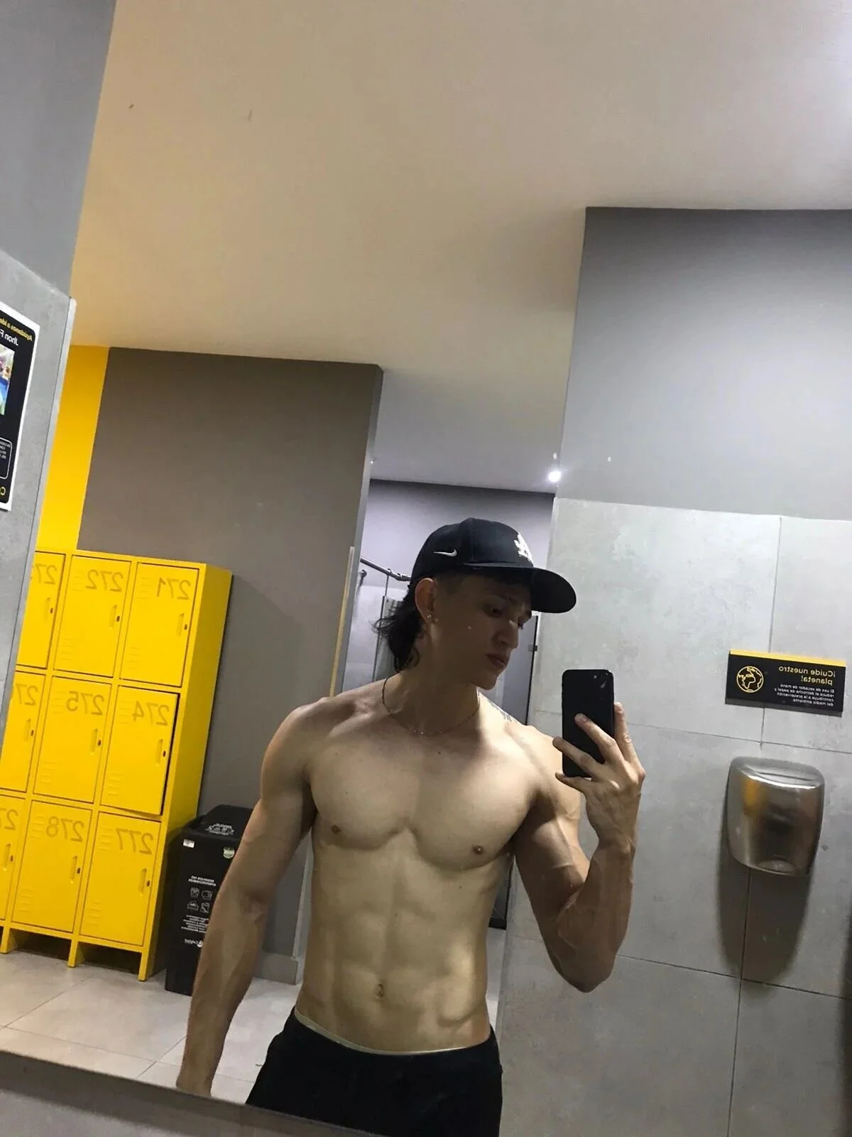 XXX Porn Photo of Nude rick_grimes25 3