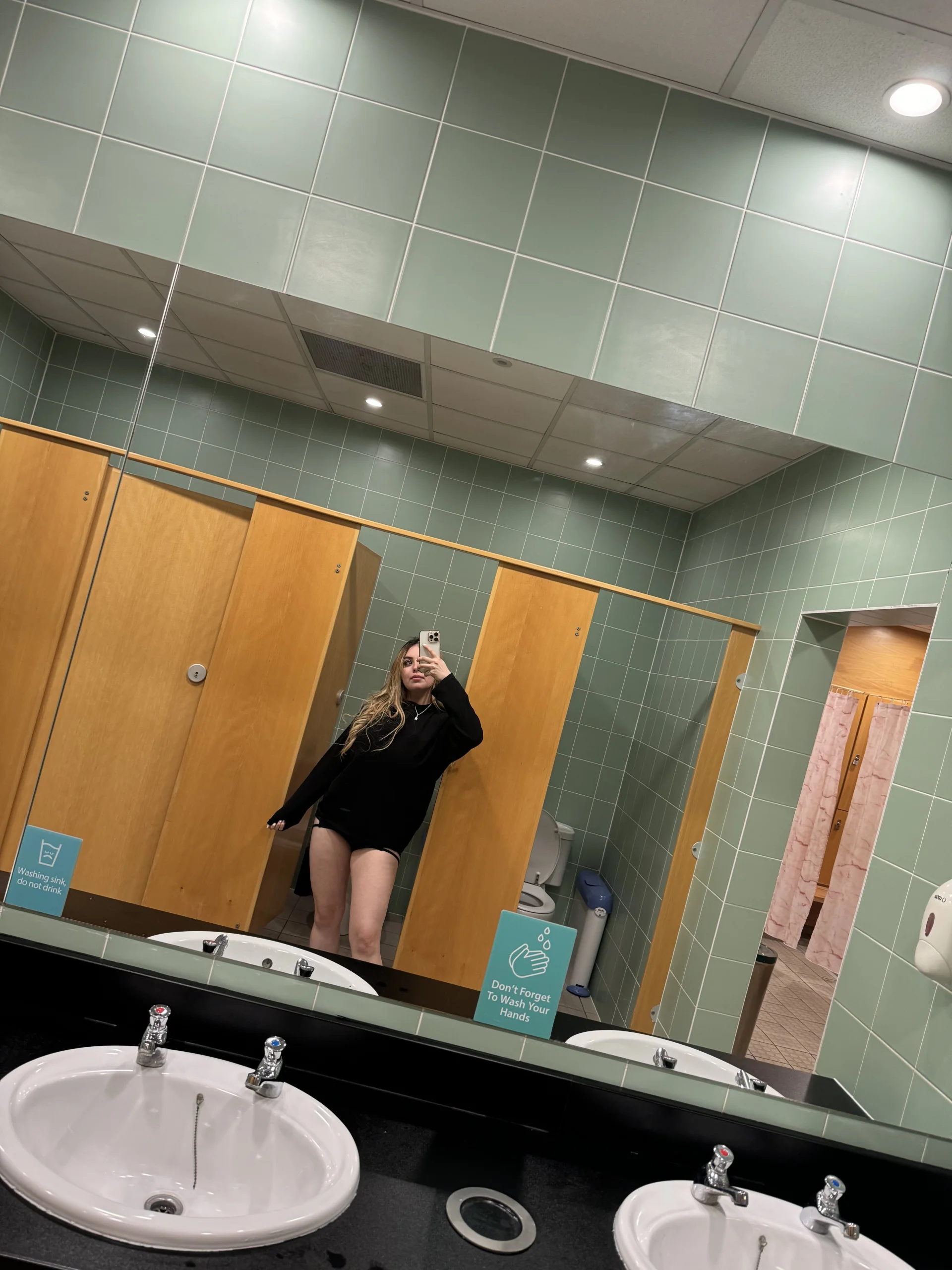 XXX Porn Photo of Nude Alirawrz 234