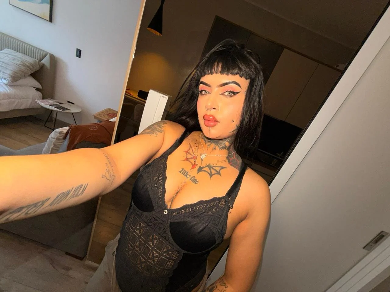 XXX Porn Photo of Nude LauriInk1 4