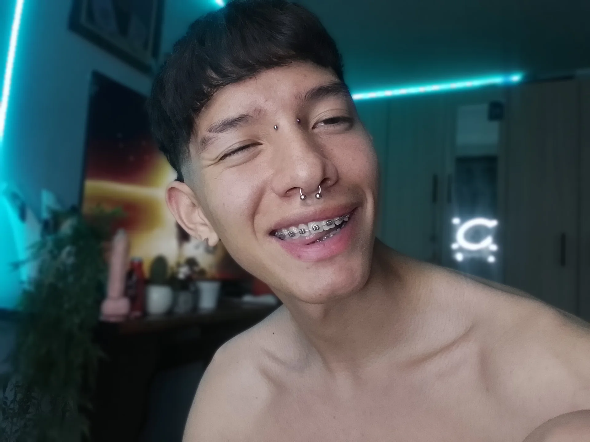 XXX Porn Photo of Nude heyy_noah11 23