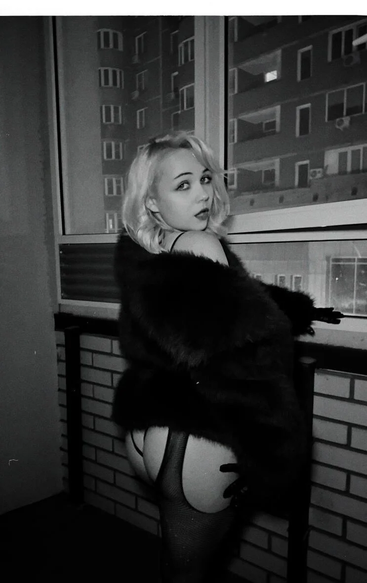 XXX Porn Photo of Nude ElenaMonroe 2