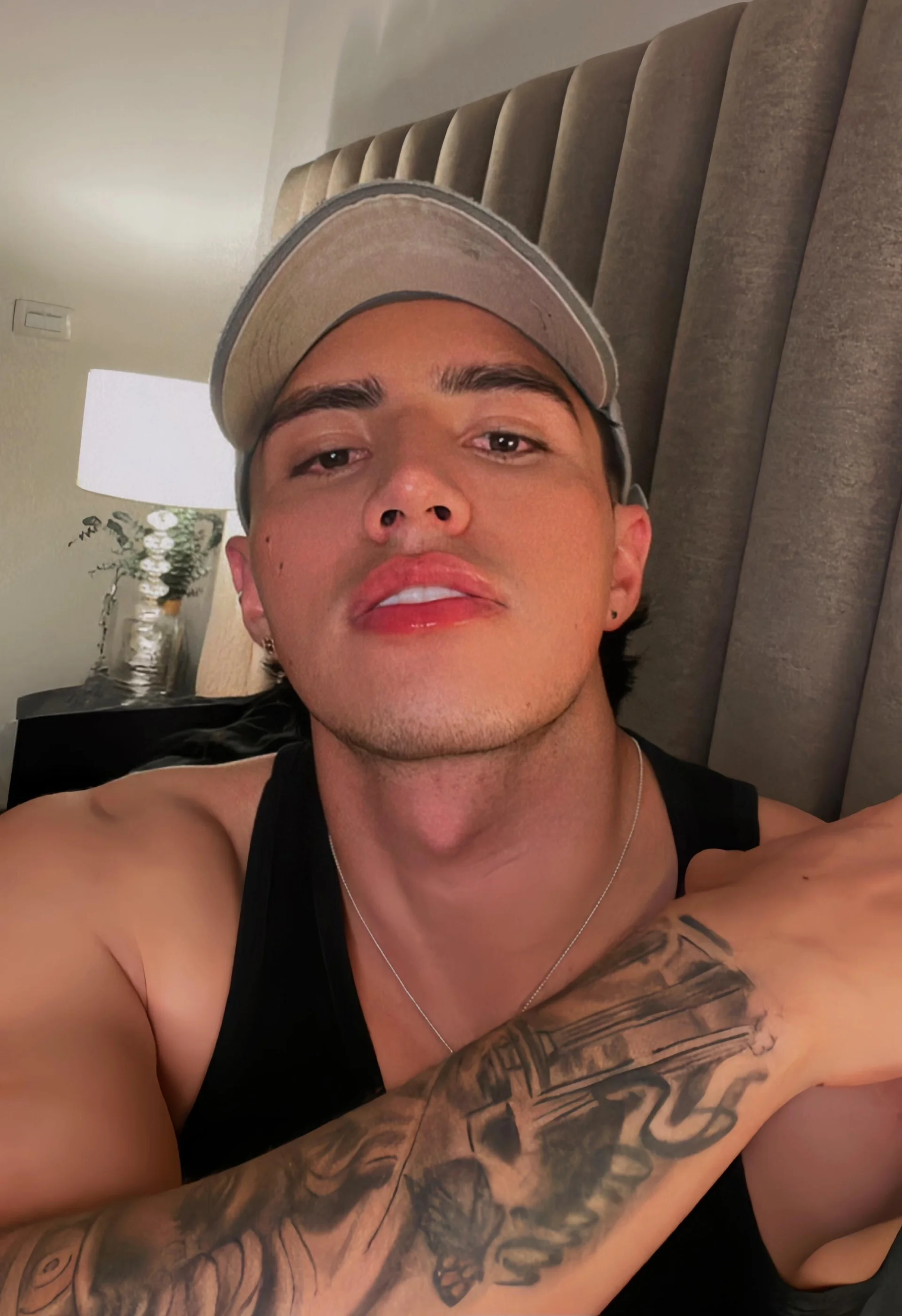 XXX Porn Photo of Nude DylanWolf98 8