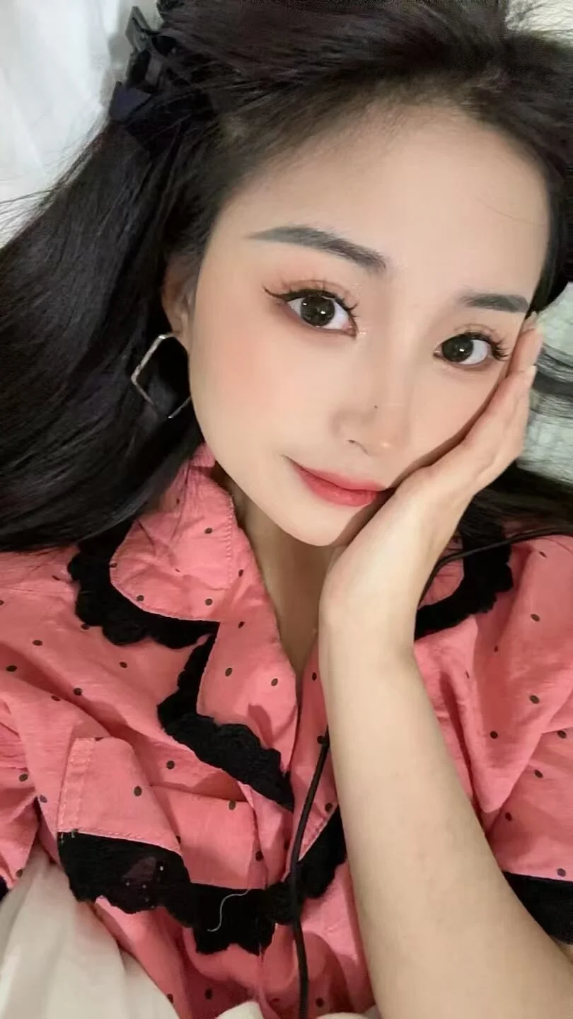 XXX Porn Photo of Nude QiQi998 3