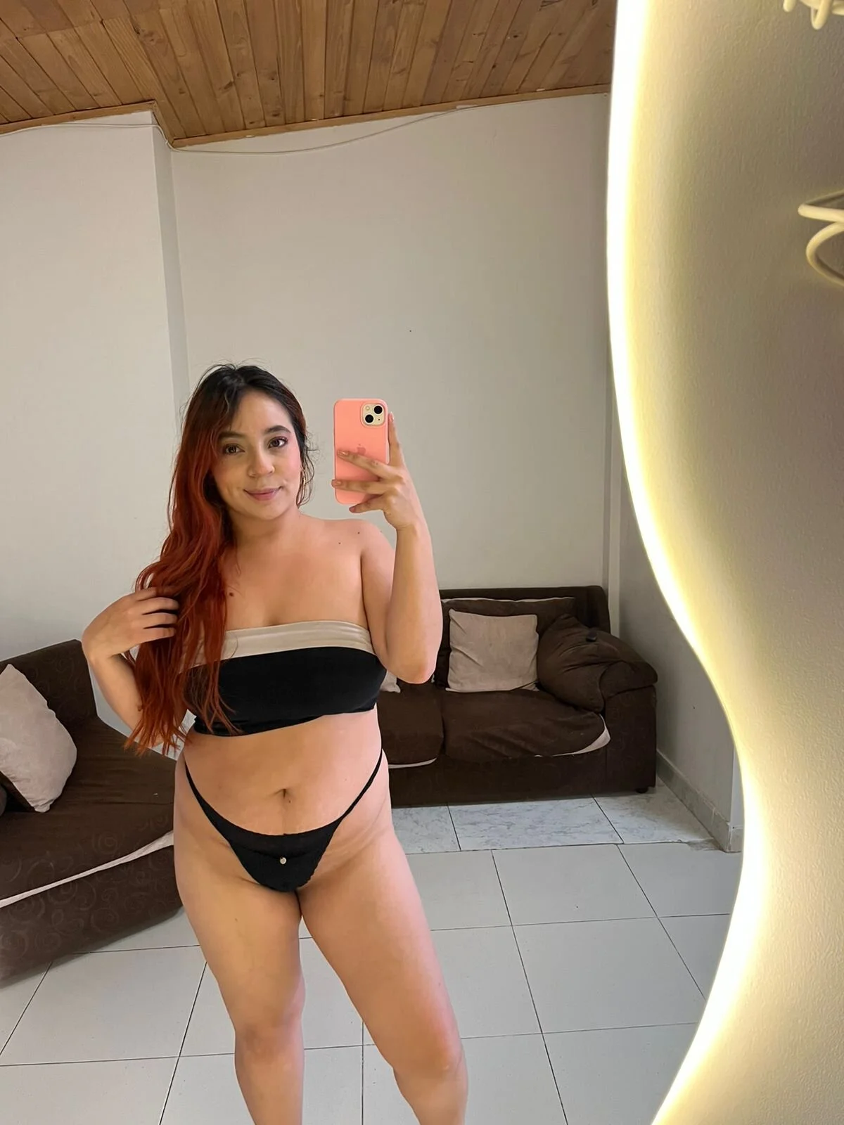 XXX Porn Photo of Nude julieta_velvet 1