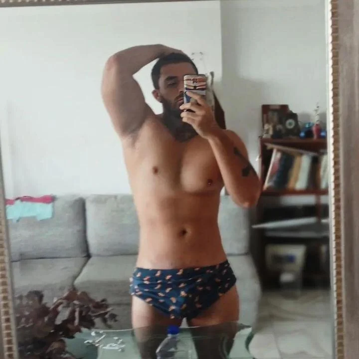 XXX Porn Photo of Nude aronmiller404 21