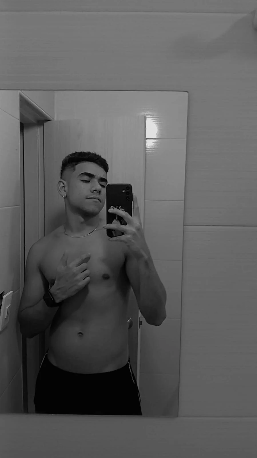 XXX Porn Photo of Nude zack_joness18 16