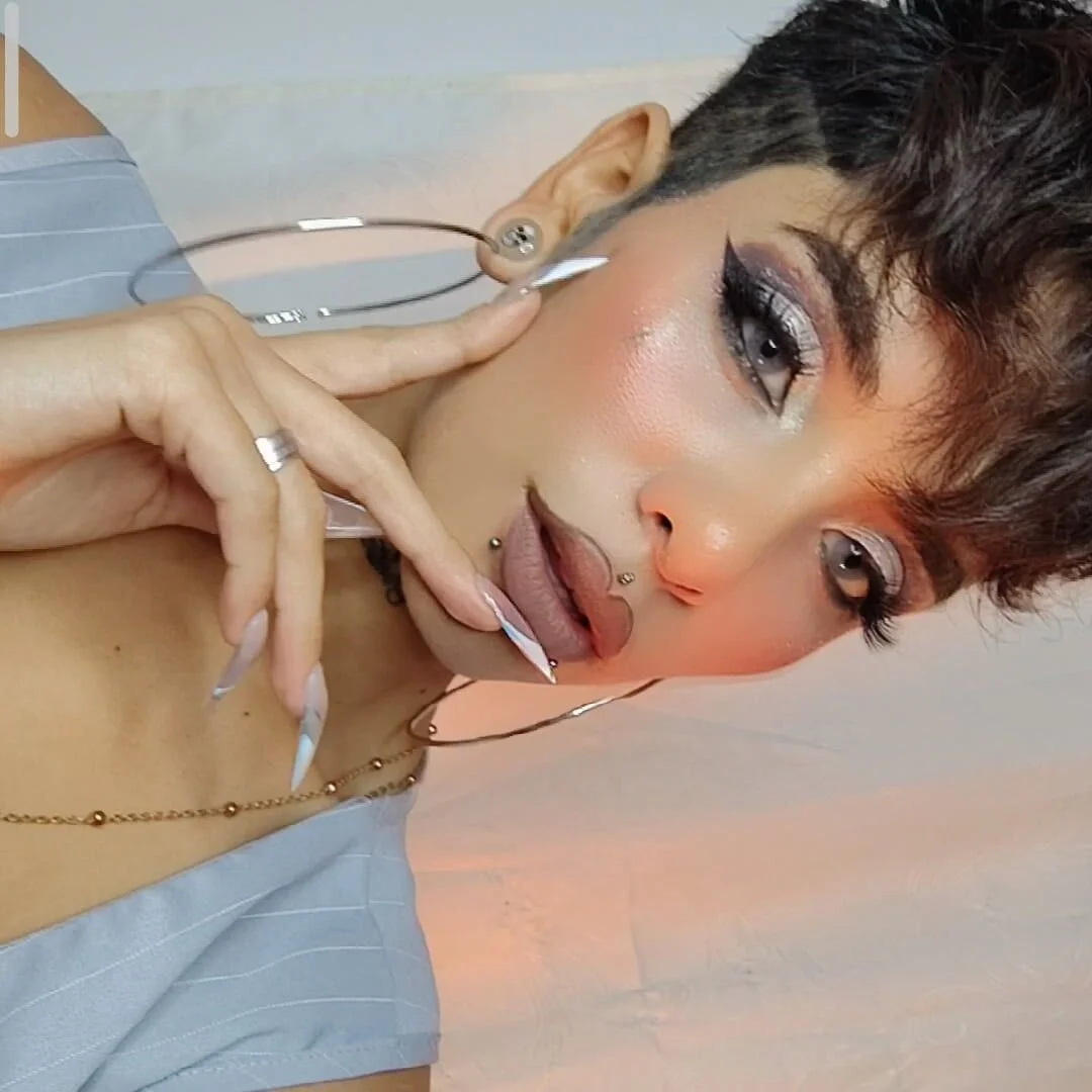 XXX Porn Photo of Nude luci_fer_devil 3