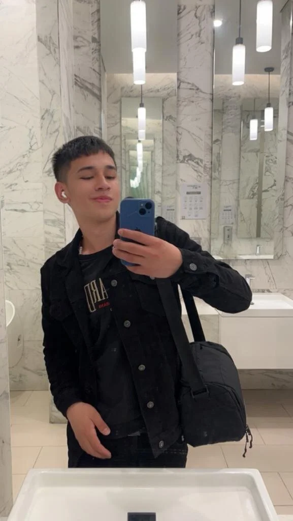 XXX Porn Photo of Nude Twink_daren 2