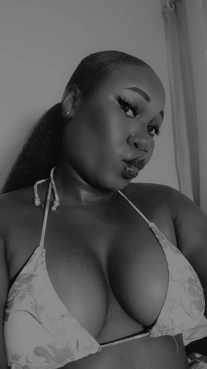 XXX Porn Photo of Nude Hugemassivebootie 99