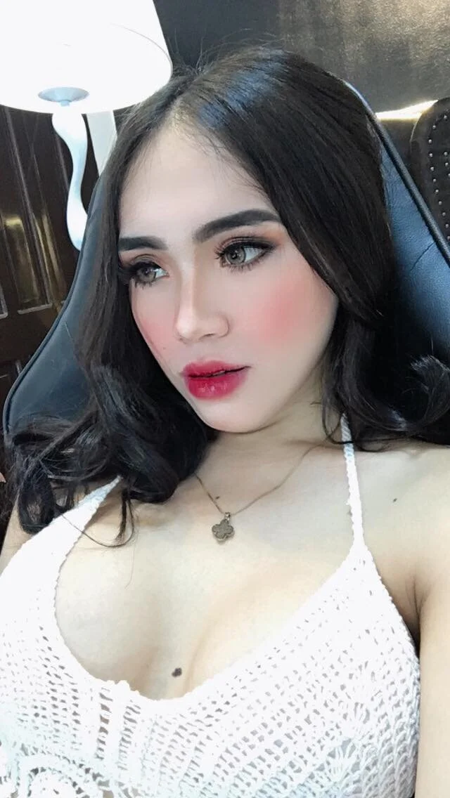 XXX Porn Photo of Nude HardCockLinda69 14