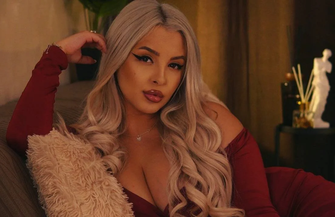 XXX Porn Photo of Nude VictoriaMorrone 2