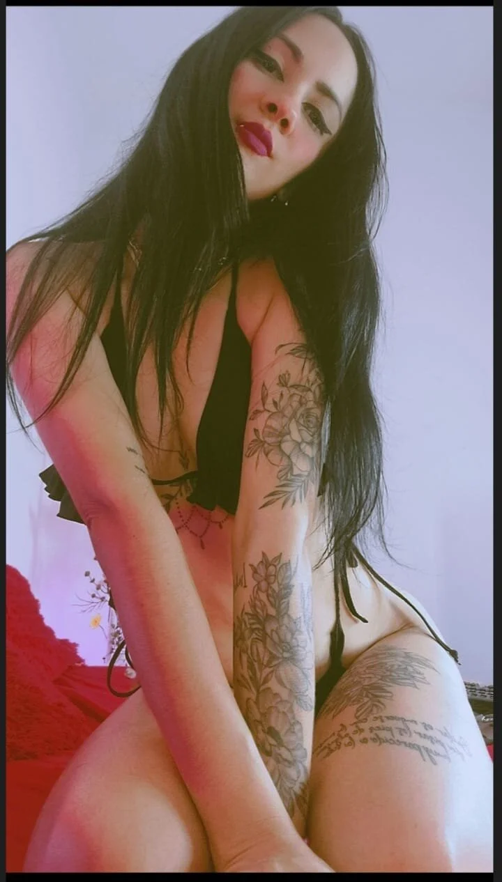 XXX Porn Photo of Nude Charllote23 9