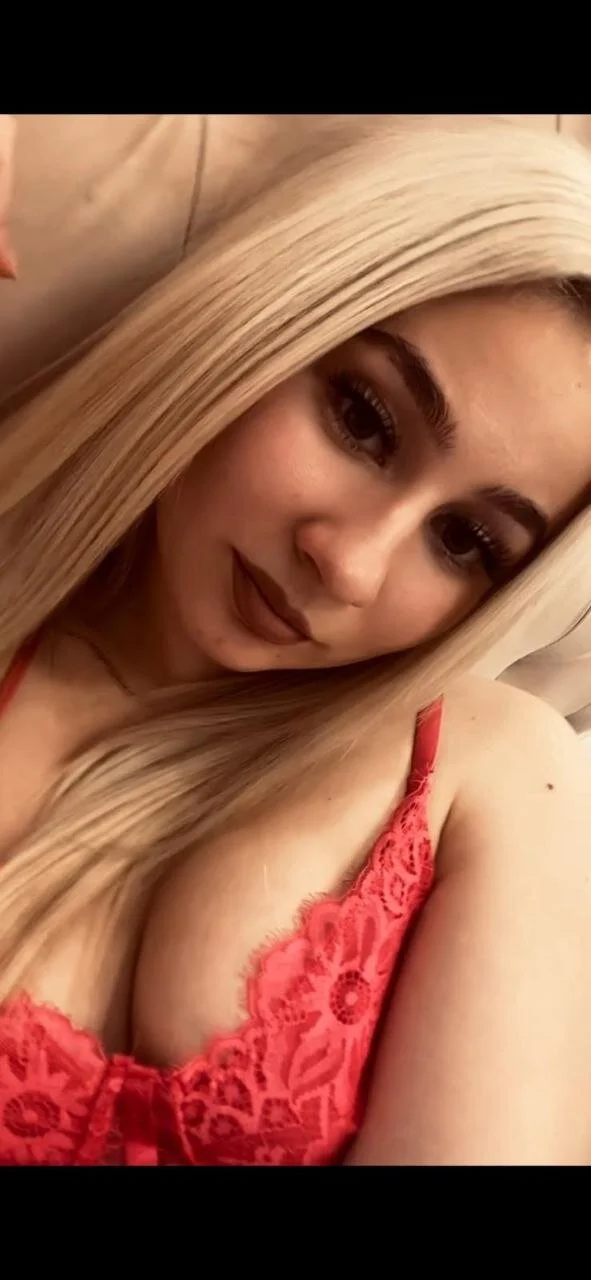 XXX Porn Photo of Nude SuzzySweet18 1