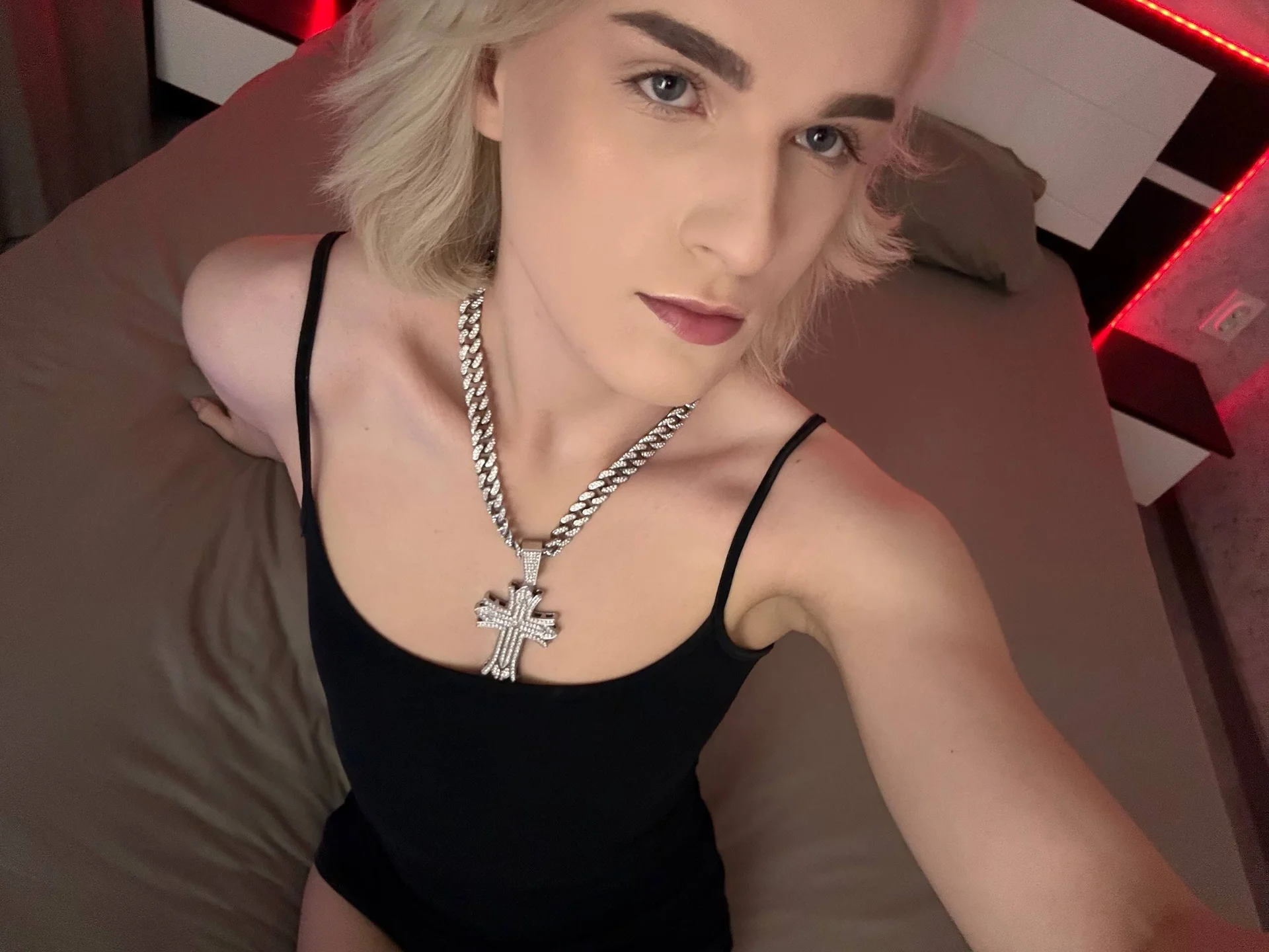 XXX Porn Photo of Nude vulgarblondee 2